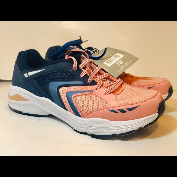 gel cushion athletic shoes